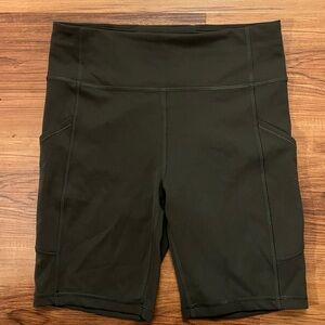lululemon Invigorate High-Rise Short 8" size 8
